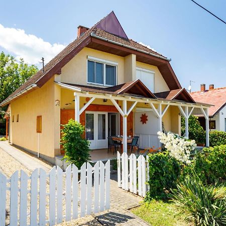 Holiday Home Jazmin By Interhome Balatonszarszo Exterior foto